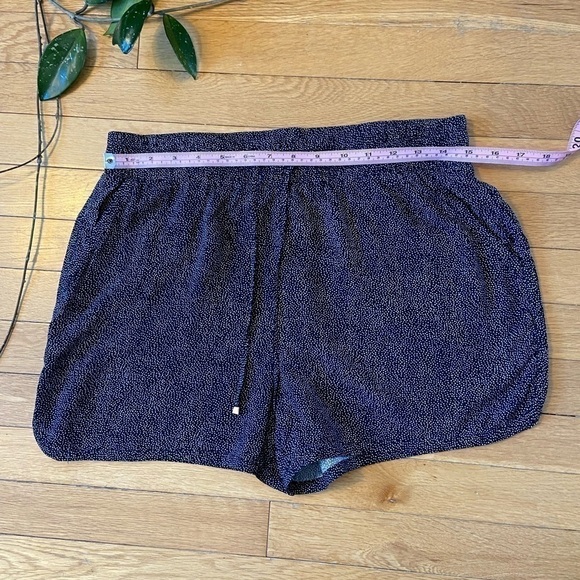 ⭐️2 FOR $20⭐️ Studio Floral Shorts Size Medium. EUC - Picture 3 of 6